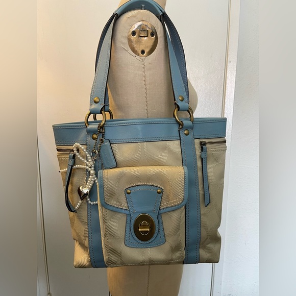 Coach Legacy Gigi Tote - Picture 1 of 6